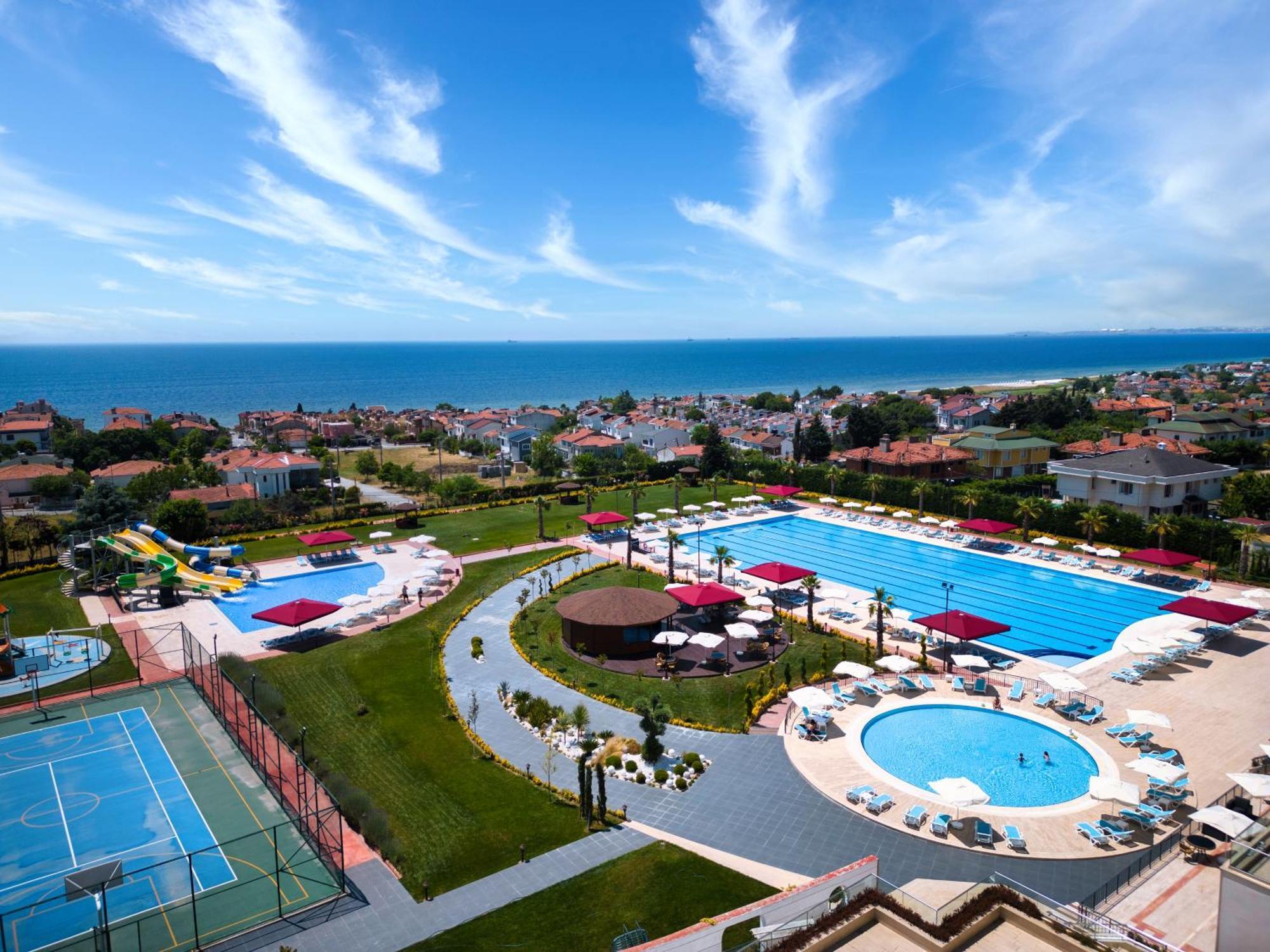 Ramada Plaza By Wyndham Silivri Hotel Exterior photo