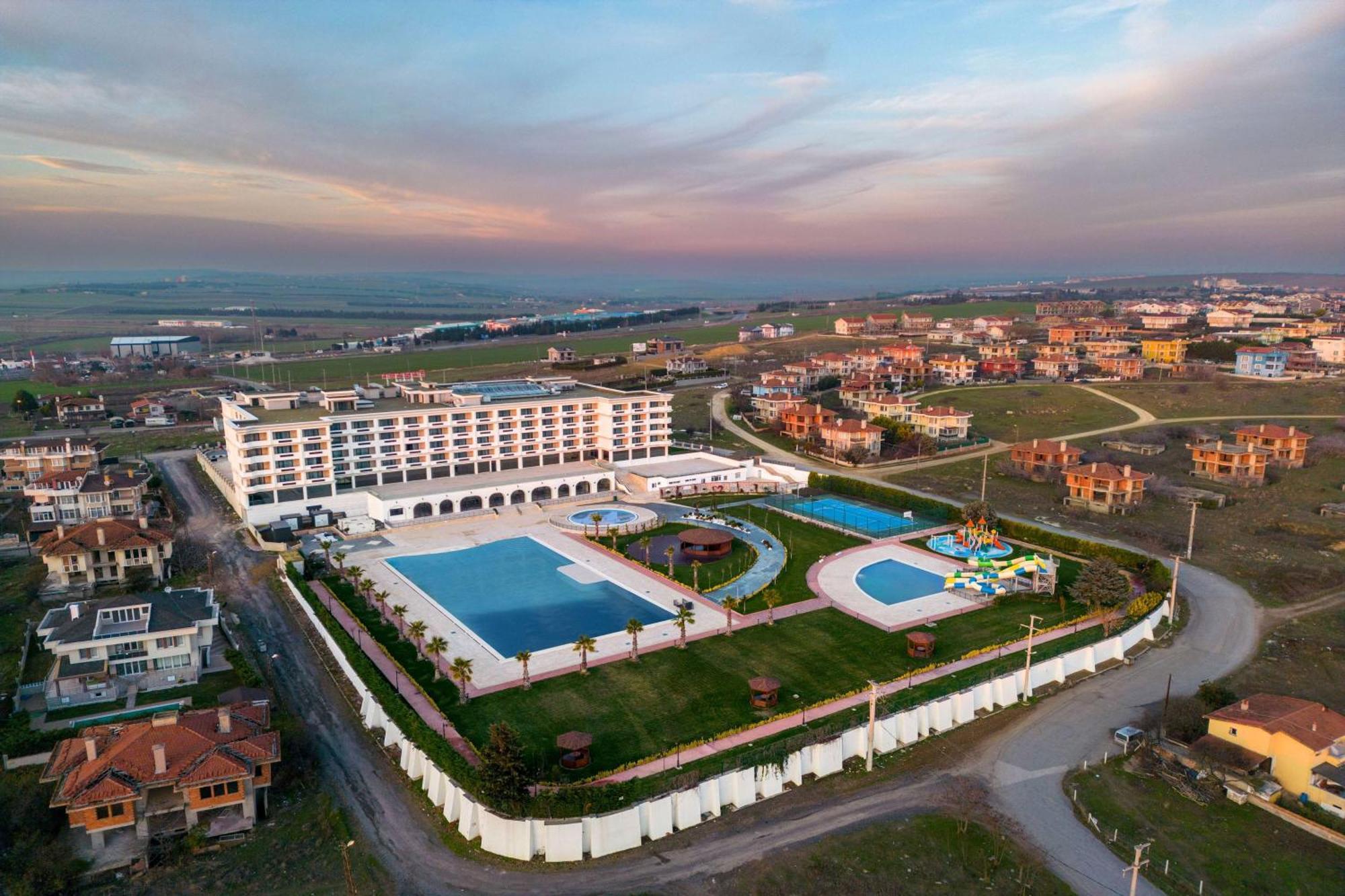 Ramada Plaza By Wyndham Silivri Hotel Exterior photo