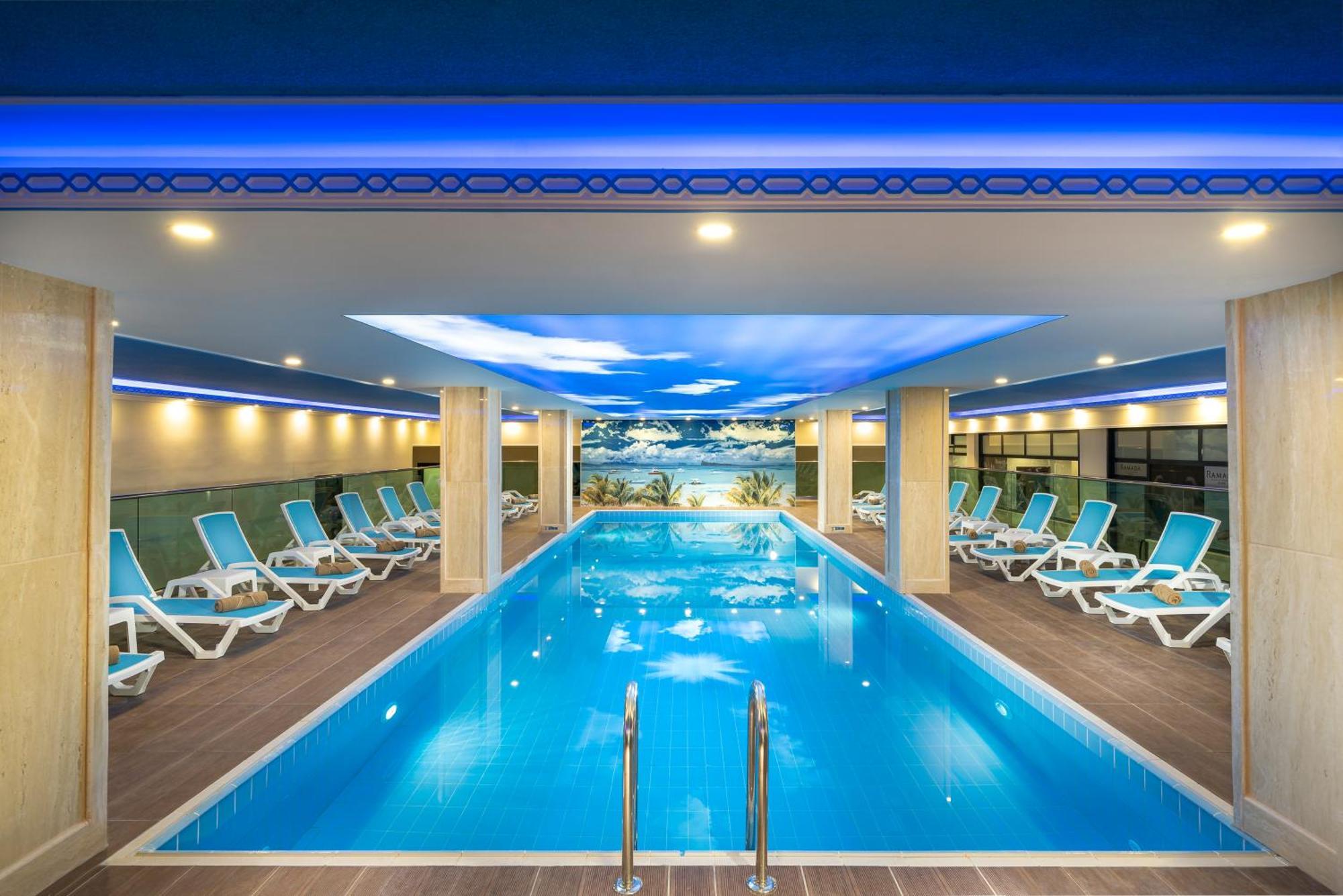 Ramada Plaza By Wyndham Silivri Hotel Exterior photo