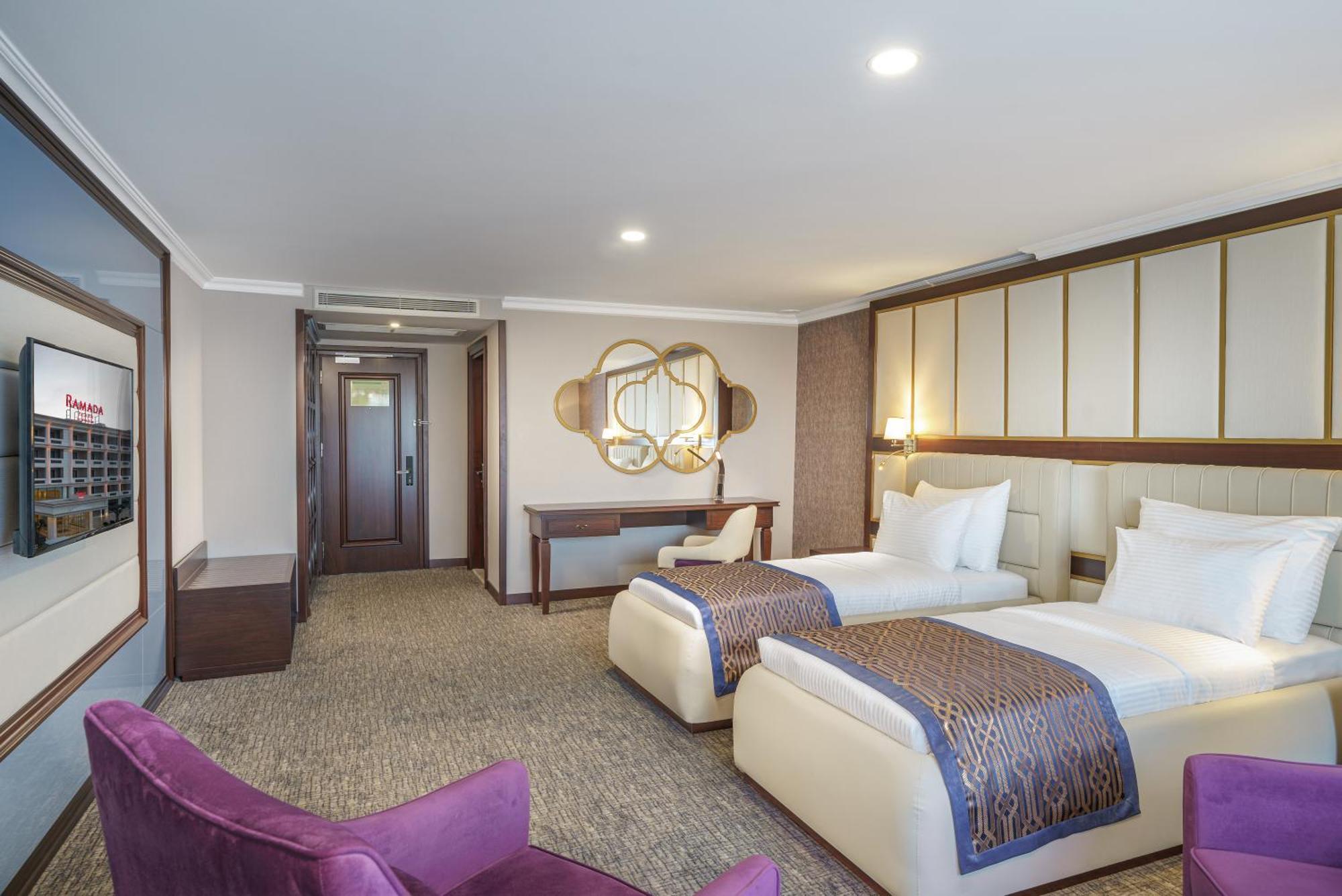 Ramada Plaza By Wyndham Silivri Hotel Exterior photo