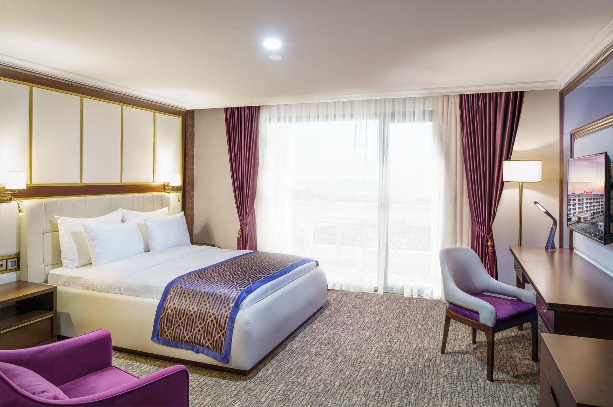 Ramada Plaza By Wyndham Silivri Hotel Exterior photo