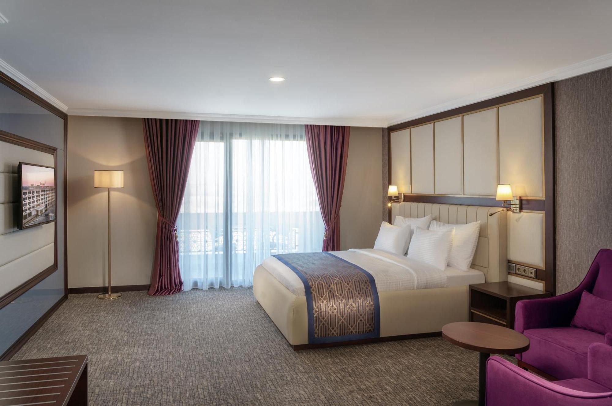 Ramada Plaza By Wyndham Silivri Hotel Exterior photo